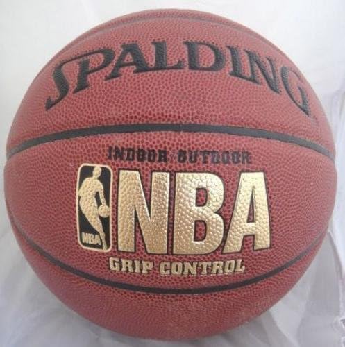 Дейв Коуэнс подписа договор с Сполдингом по баскетбол в закрито / На открито JSA - Баскетболни топки с автографи